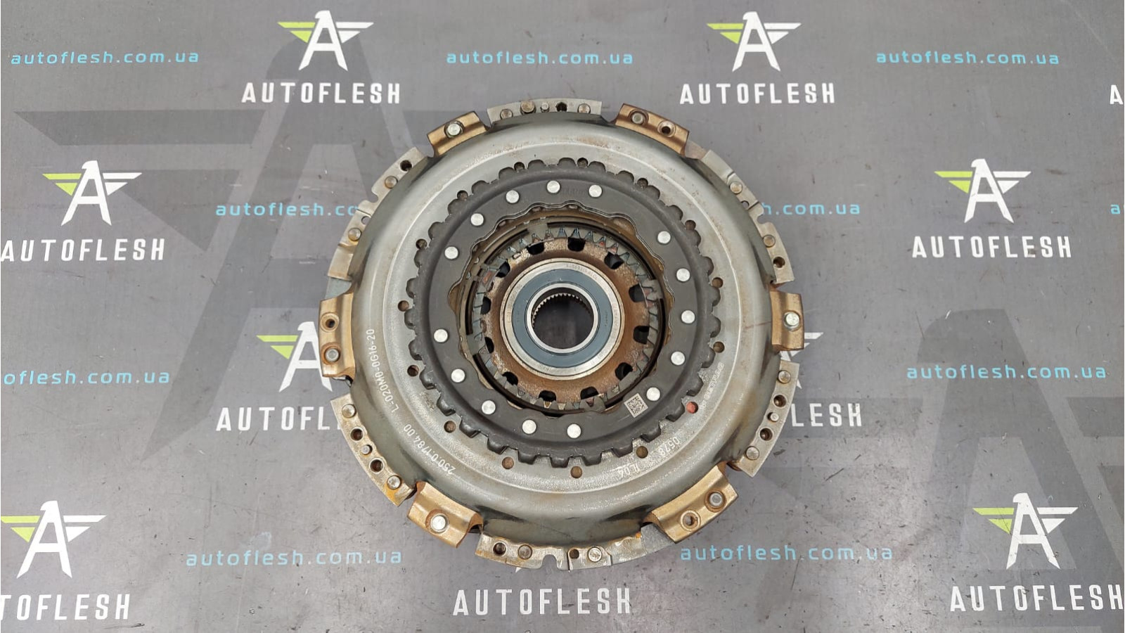 Комплект сцепление АКПП DC4 302181478R, 302054315R 1.5 DCI Dacia Duster Renault бу